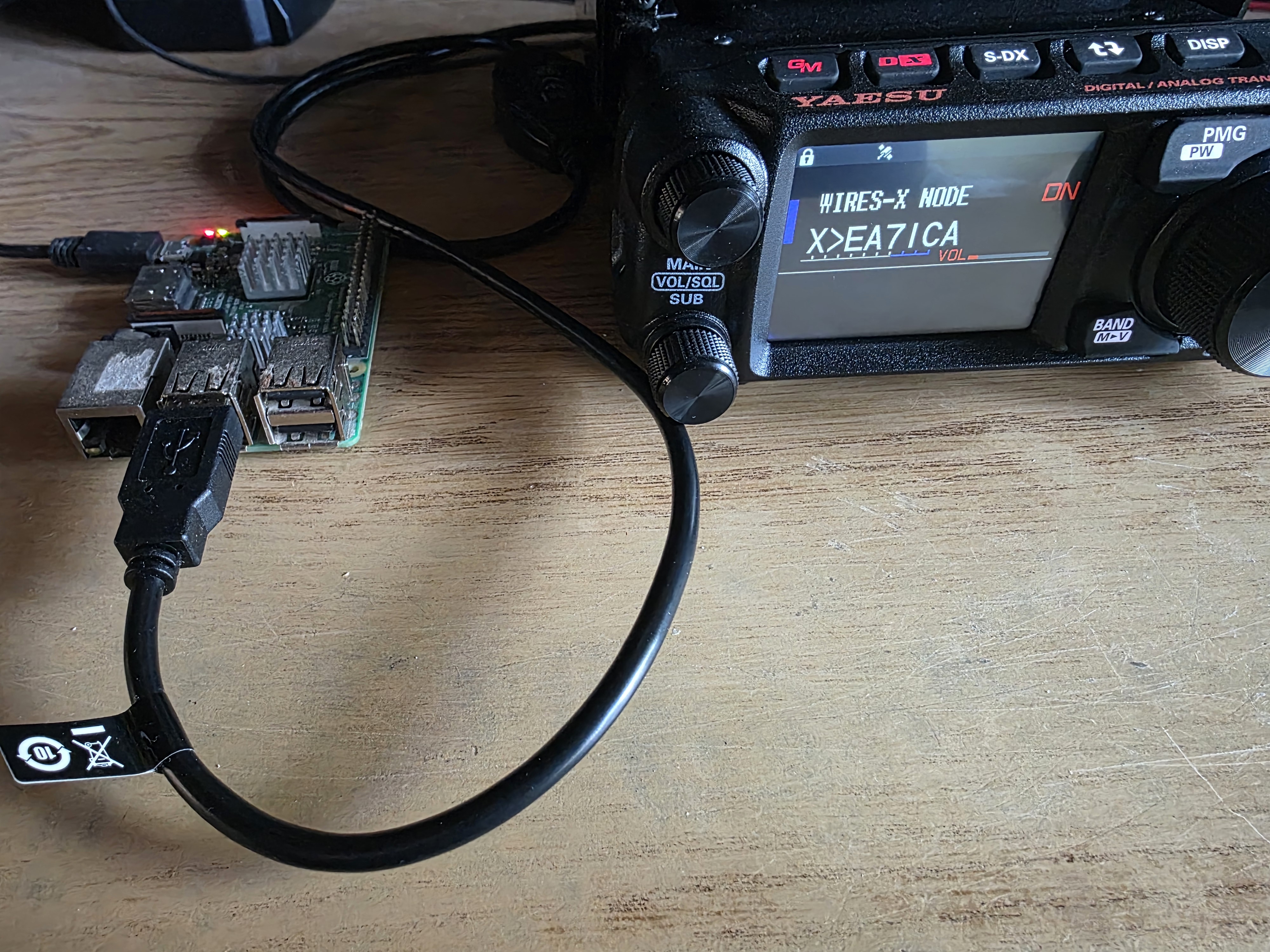 Raspberry Pi 3B+ con radio Yaesu — modo nodo